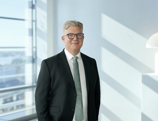 Peter E Stassen